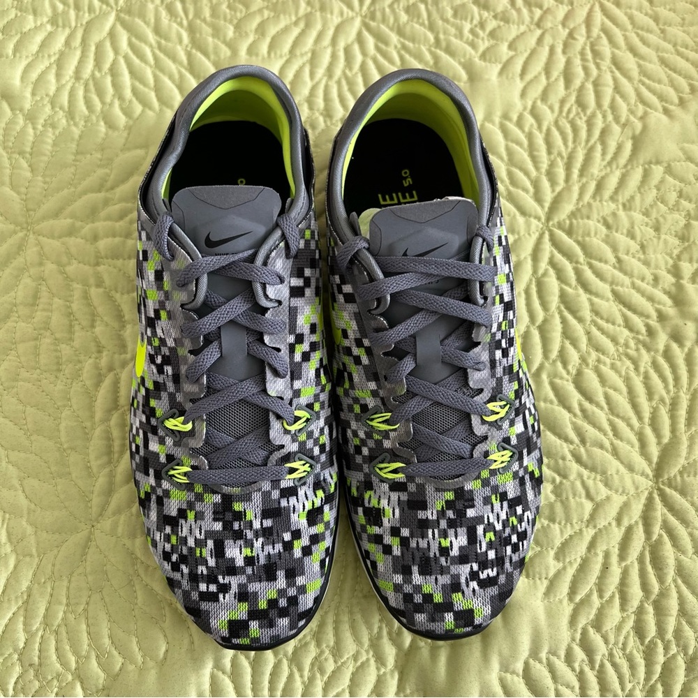 NIB Womens Nike Free 5.0 Cool Grey, Volt and Black Size 7.5